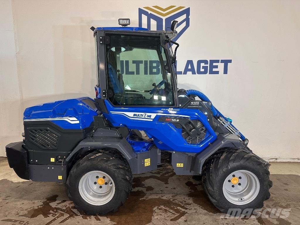 Multione 10.9 スキッドステアローダー