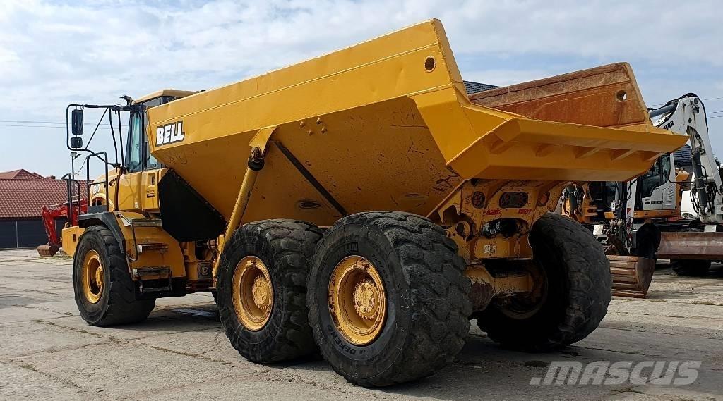 Bell B 30 D アーティキュレート式ダンプトラック