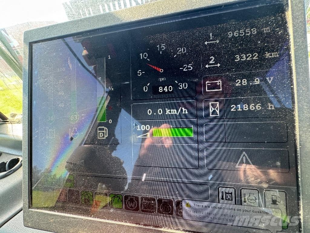 Komatsu 840 TX フォワーダー