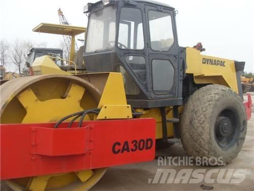 Dynapac CA30D 振動ローラ