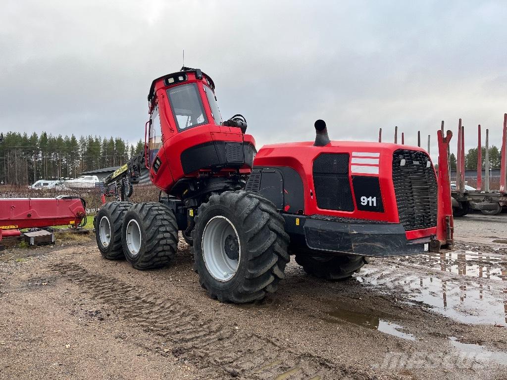 Komatsu 931 ハーベスター