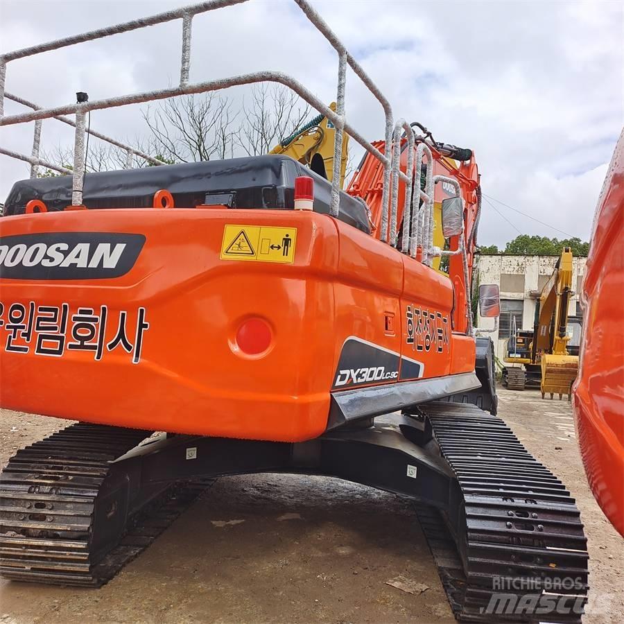 Doosan DX300 大型油圧ショベル12t以上（パワーショベル・ユンボ）