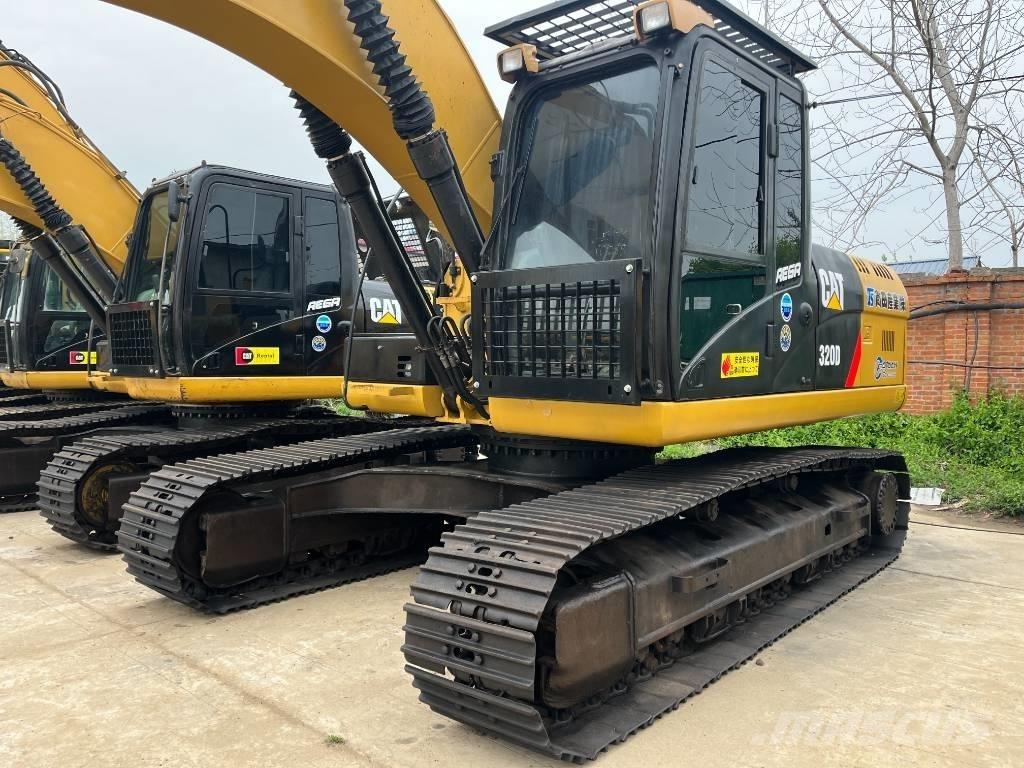 CAT 320 D 大型油圧ショベル12t以上（パワーショベル・ユンボ）