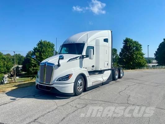 Kenworth T 680 中古トラクターヘッド | トレーラーヘッド