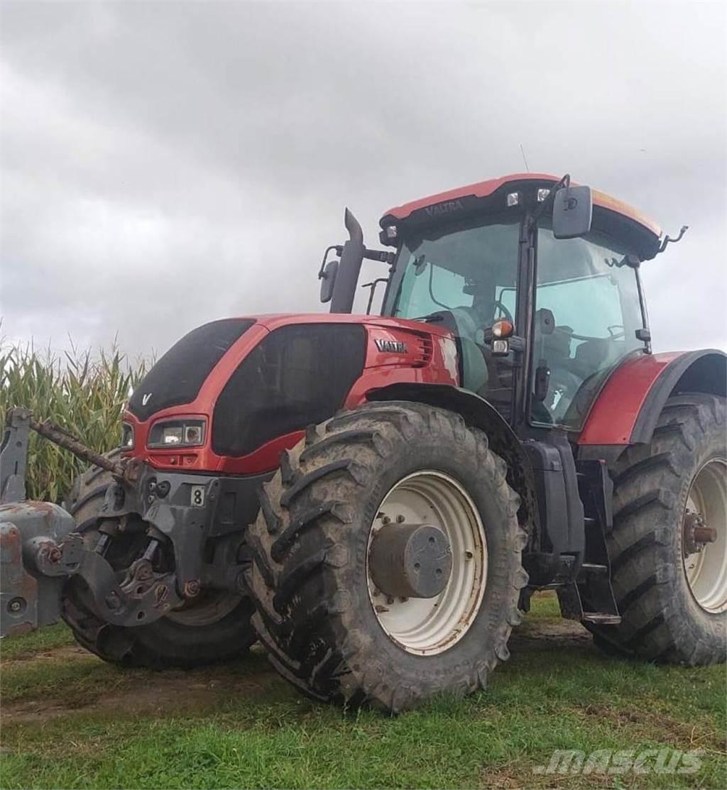 Valtra S352 トラクター