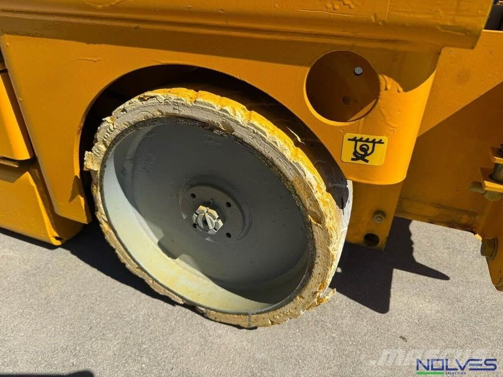 Haulotte COMPACT8 シザースリフト