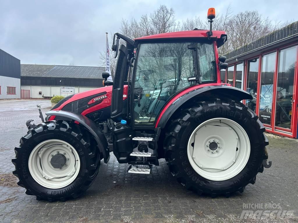 Valtra G 115 Active トラクター