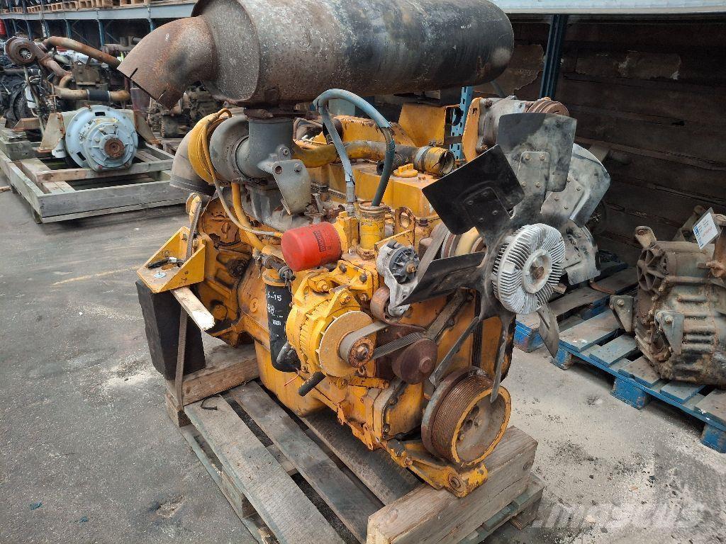 Cummins C8.3 エンジン