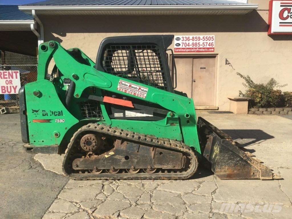 Bobcat T590 スキッドステアローダー