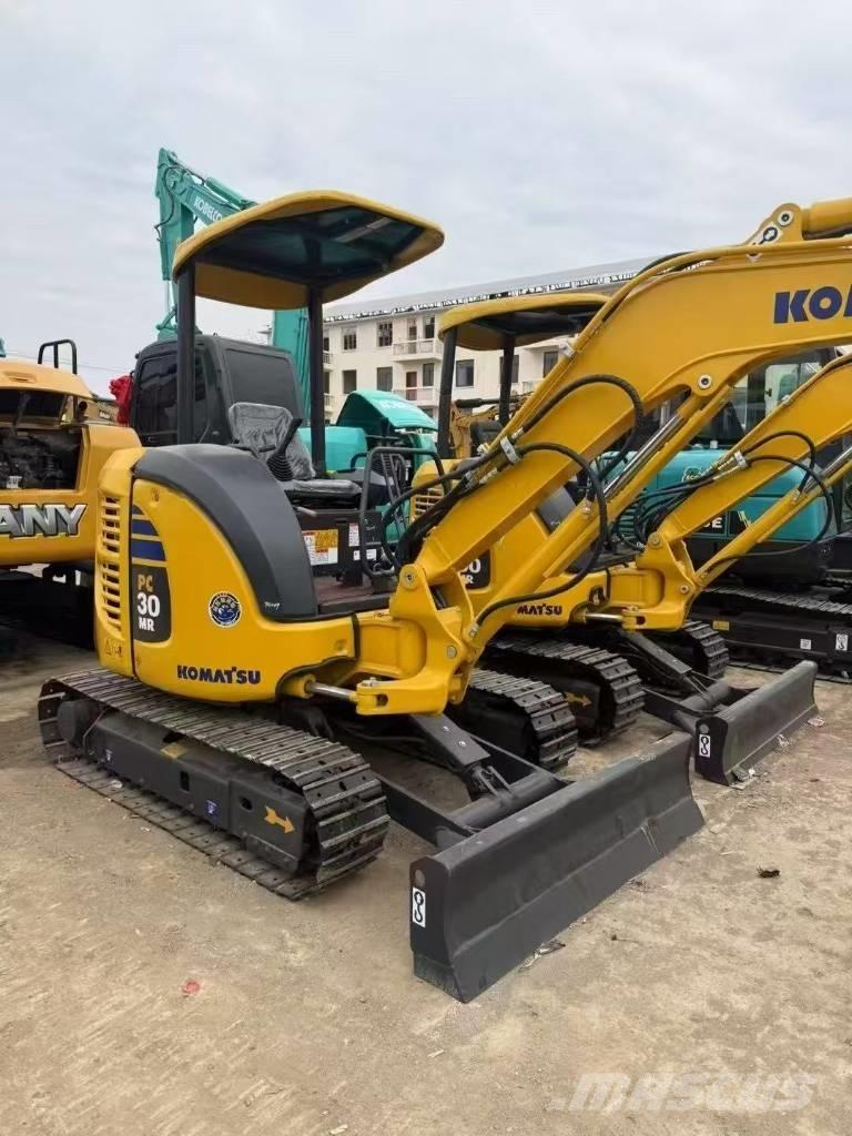 Komatsu 30 大型油圧ショベル12t以上（パワーショベル・ユンボ）