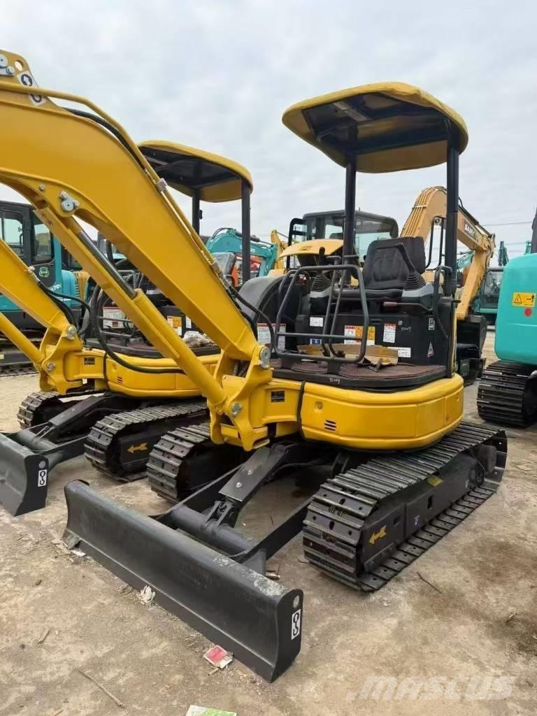 Komatsu 30 大型油圧ショベル12t以上（パワーショベル・ユンボ）