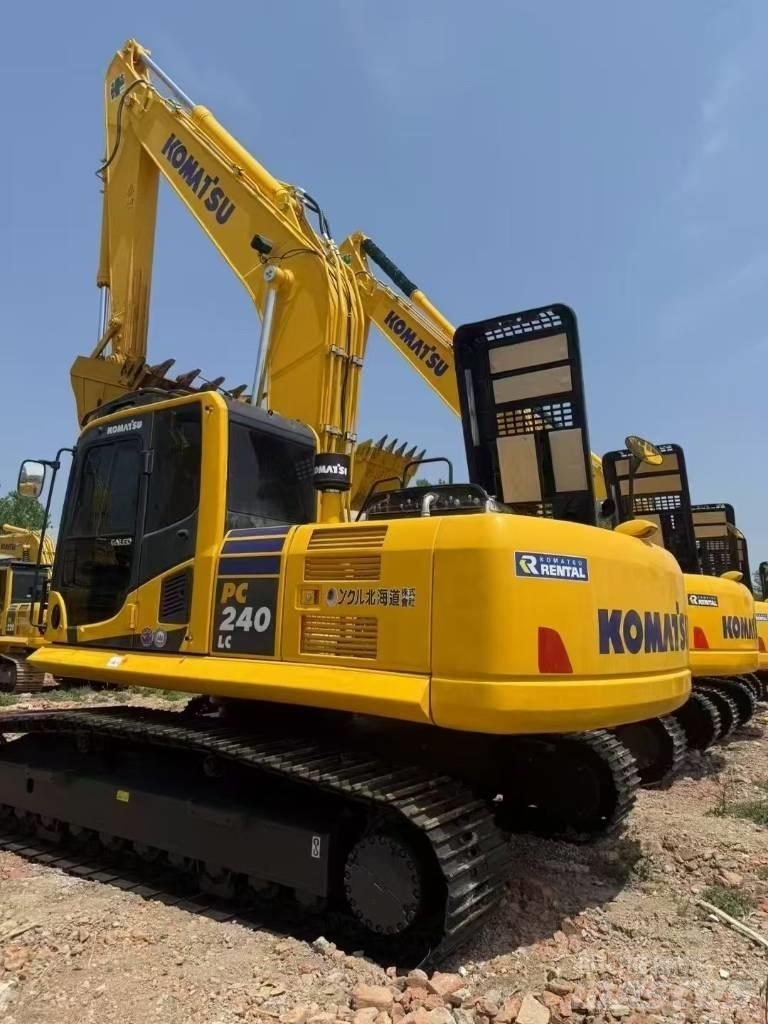 Komatsu 240LC-8 大型油圧ショベル12t以上（パワーショベル・ユンボ）