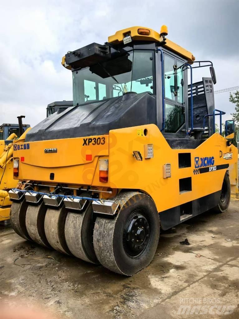 XCMG XP 303 コンバインドローラ