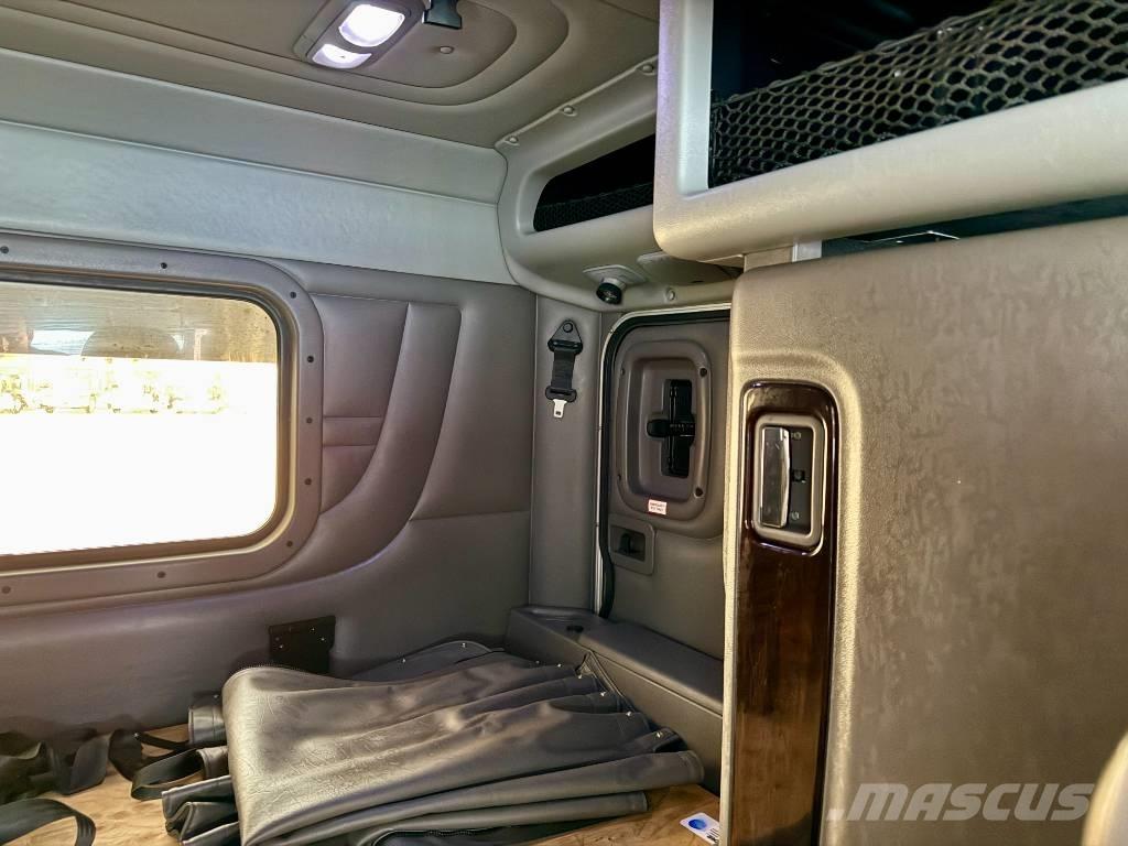 Peterbilt 389 中古トラクターヘッド | トレーラーヘッド