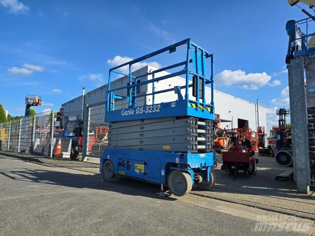 Genie GS 3232 シザースリフト