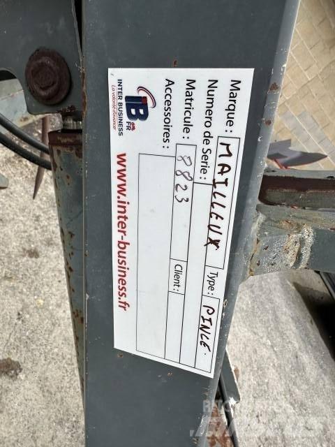 Mailleux MANIBALLE ベールクランプ