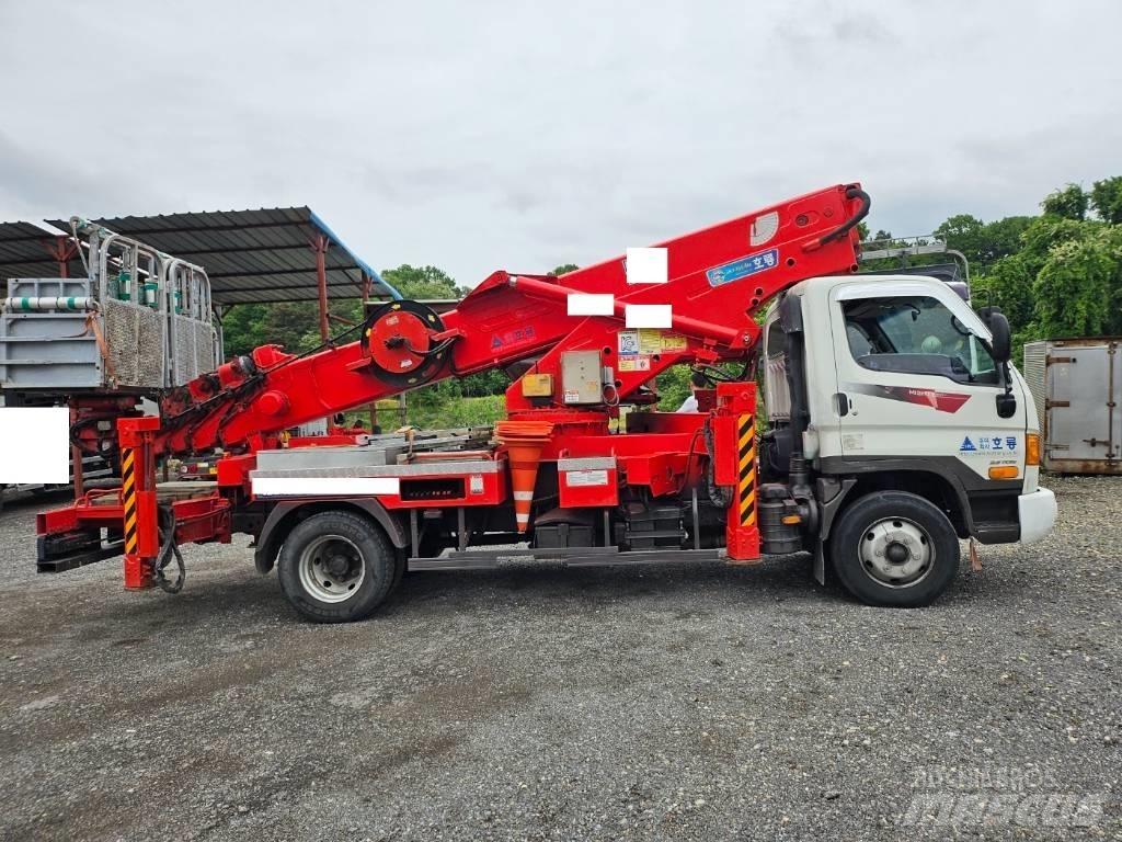 Horyong SKY 2804N トラック高所作業車