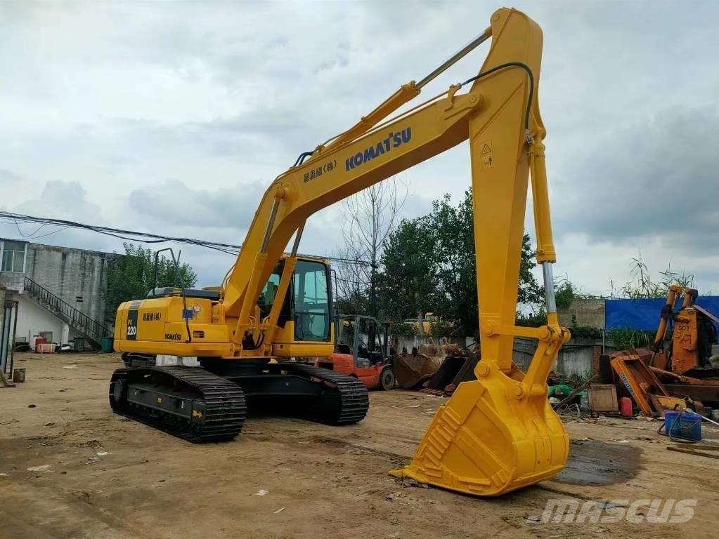 Komatsu PC 220-7 大型油圧ショベル12t以上（パワーショベル・ユンボ）