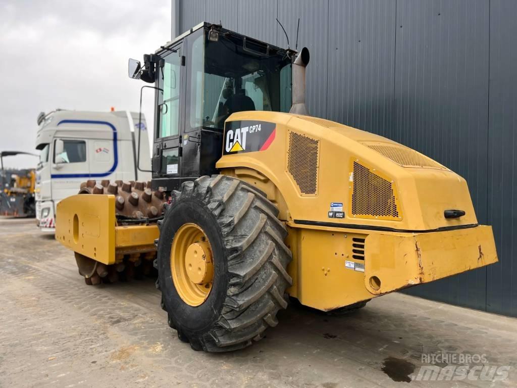 CAT CP74 振動ローラ