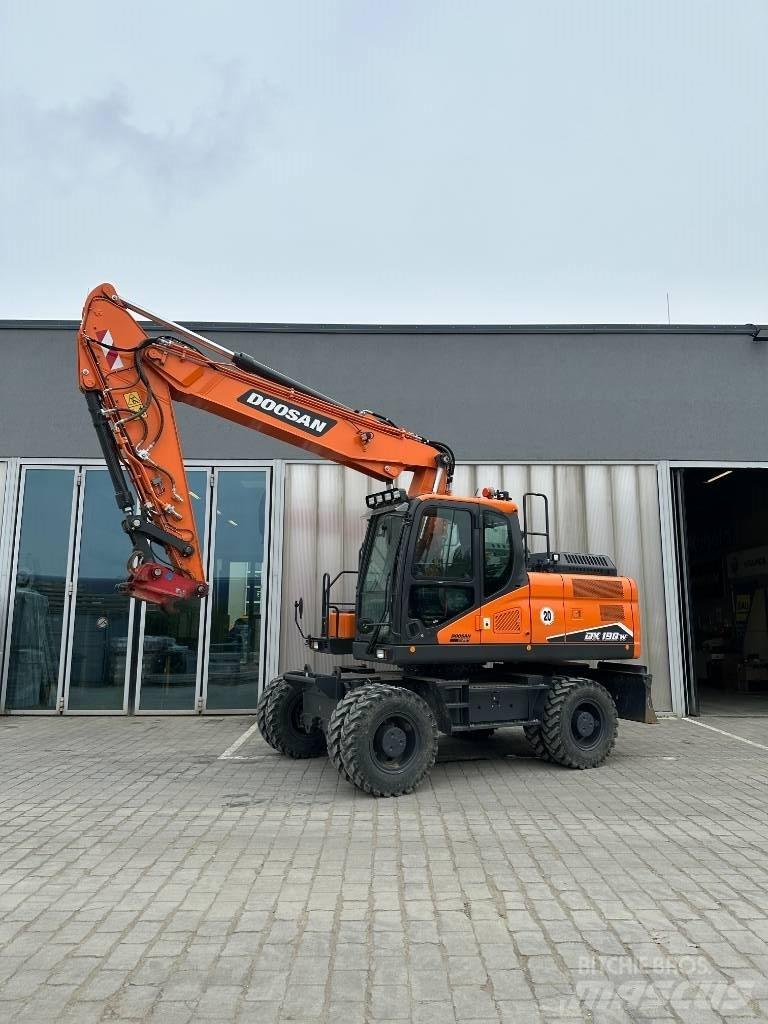 Doosan DX 190 W-7 ホイール式油圧ショベル（パワーショベル・ユンボ・バックホー）