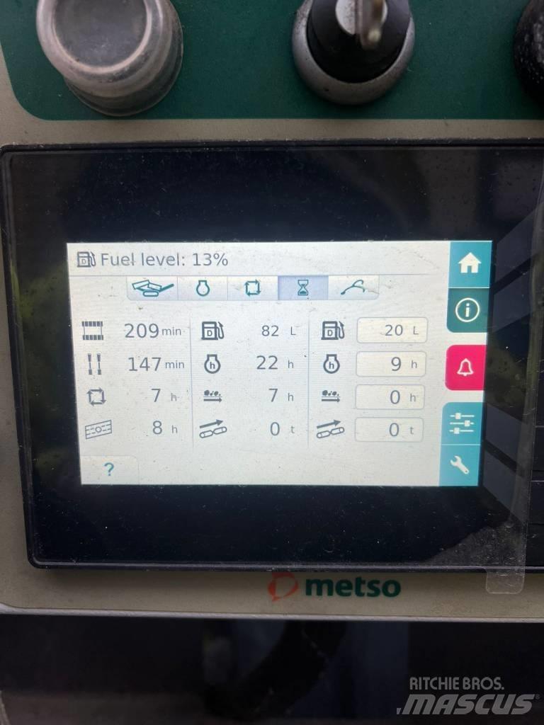 Metso ST2.3 自走式スクリーン