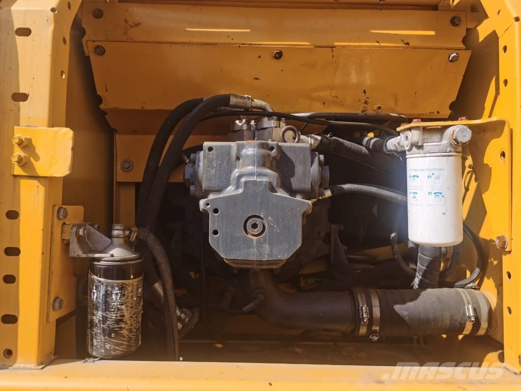 Komatsu PC 220-7 大型油圧ショベル12t以上（パワーショベル・ユンボ）