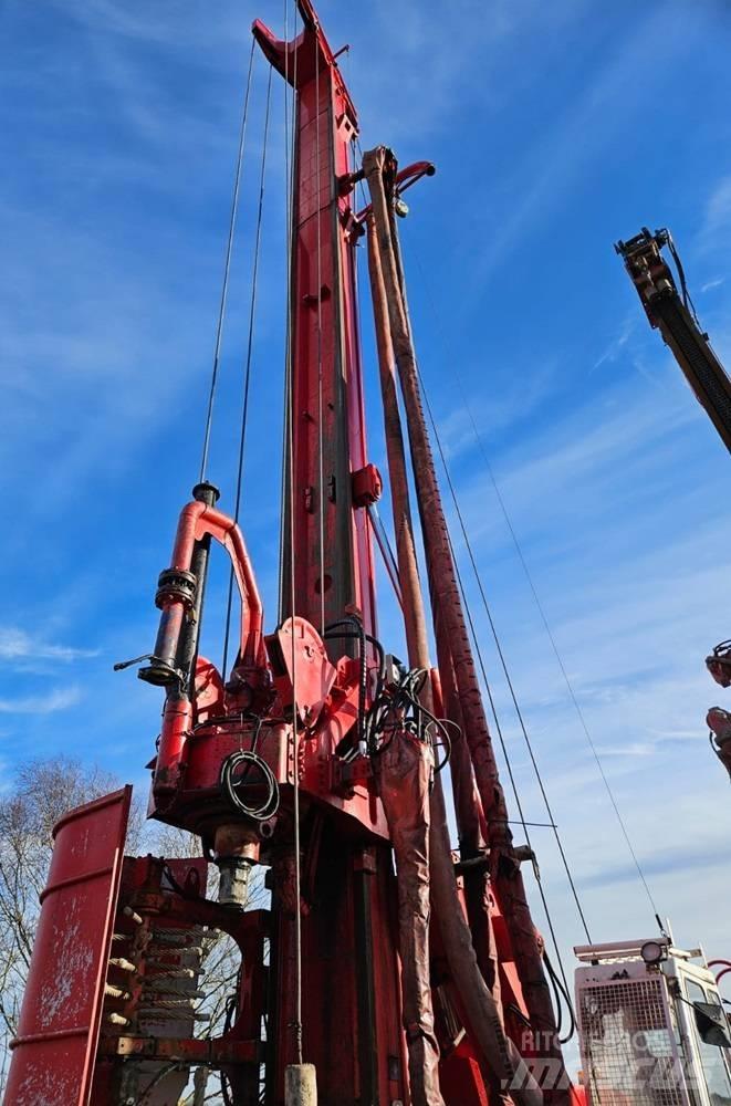 Soilmec R312-200 杭打ち機