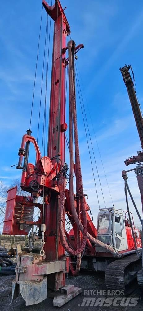 Soilmec R312-200 杭打ち機