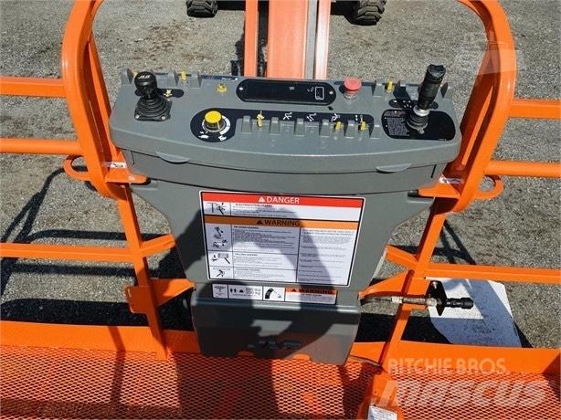 JLG 460 SJ ブームリフト　直伸型