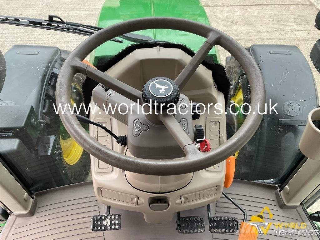 John Deere 6100 M トラクター