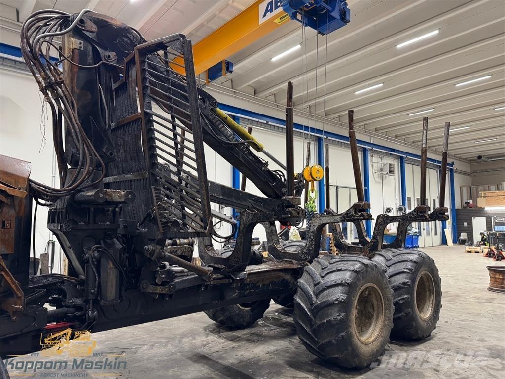 Komatsu 845 フォワーダー