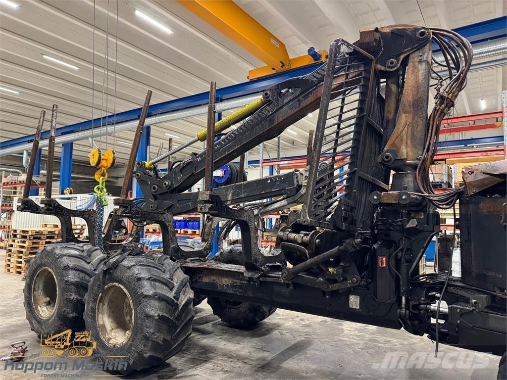 Komatsu 845 フォワーダー