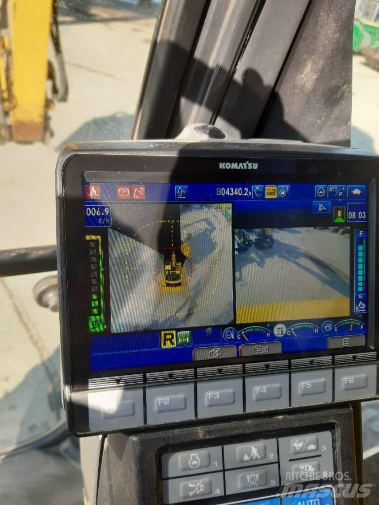 Komatsu PW180-11 ホイール式油圧ショベル（パワーショベル・ユンボ・バックホー）