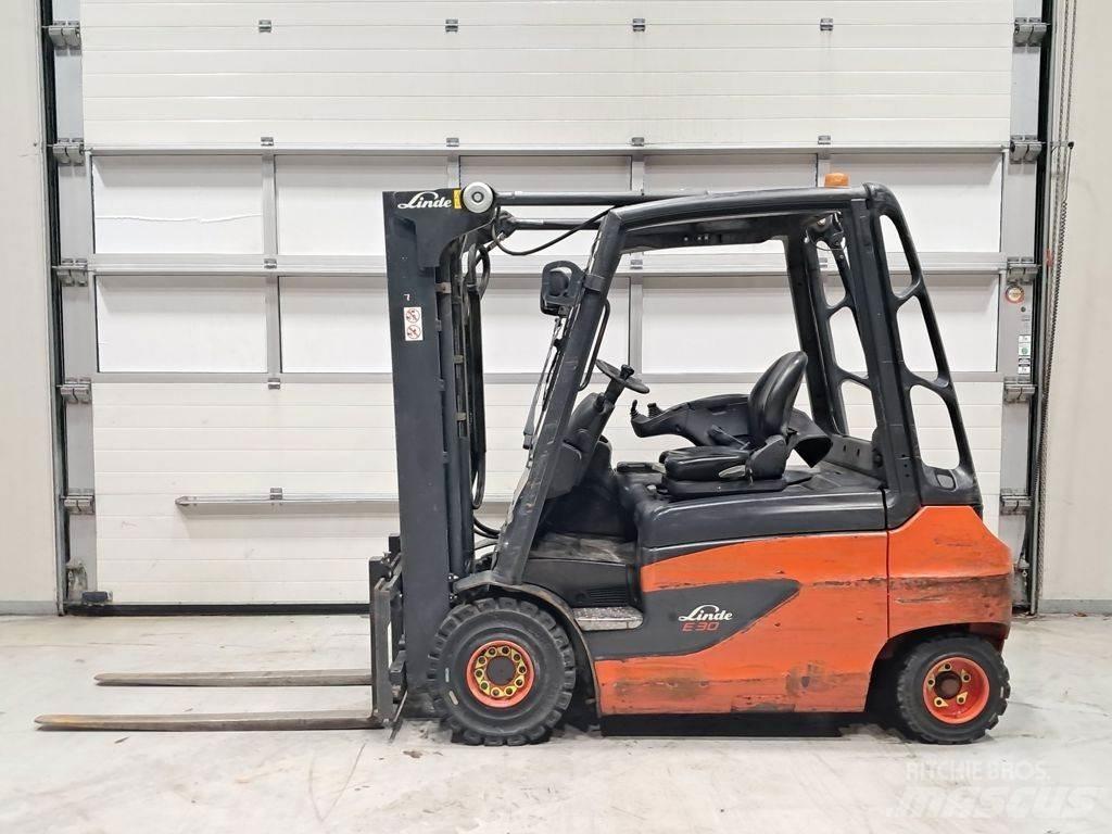 Linde E30-01 バッテリーフォークリフト