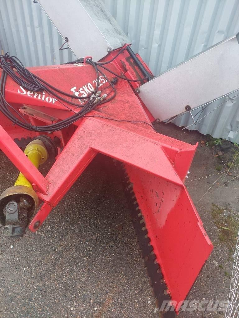 Esko 2252 H 除雪機