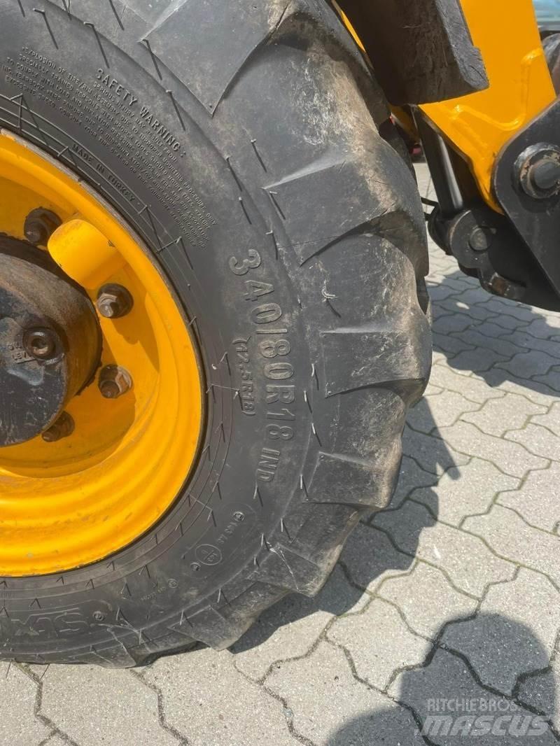 JCB 525.60 テレスコーピックハンドラー