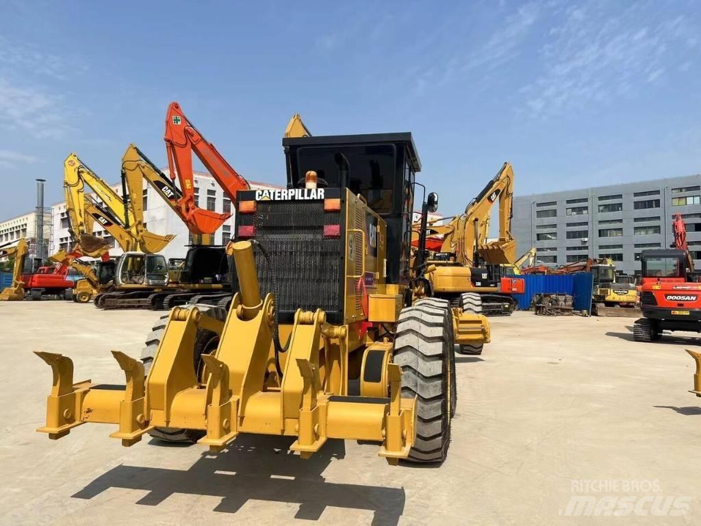 CAT 140 K モーターグレーダー