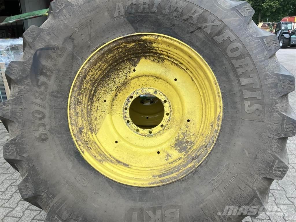 BKT 650/85R38 タイヤ、ホイル、リム