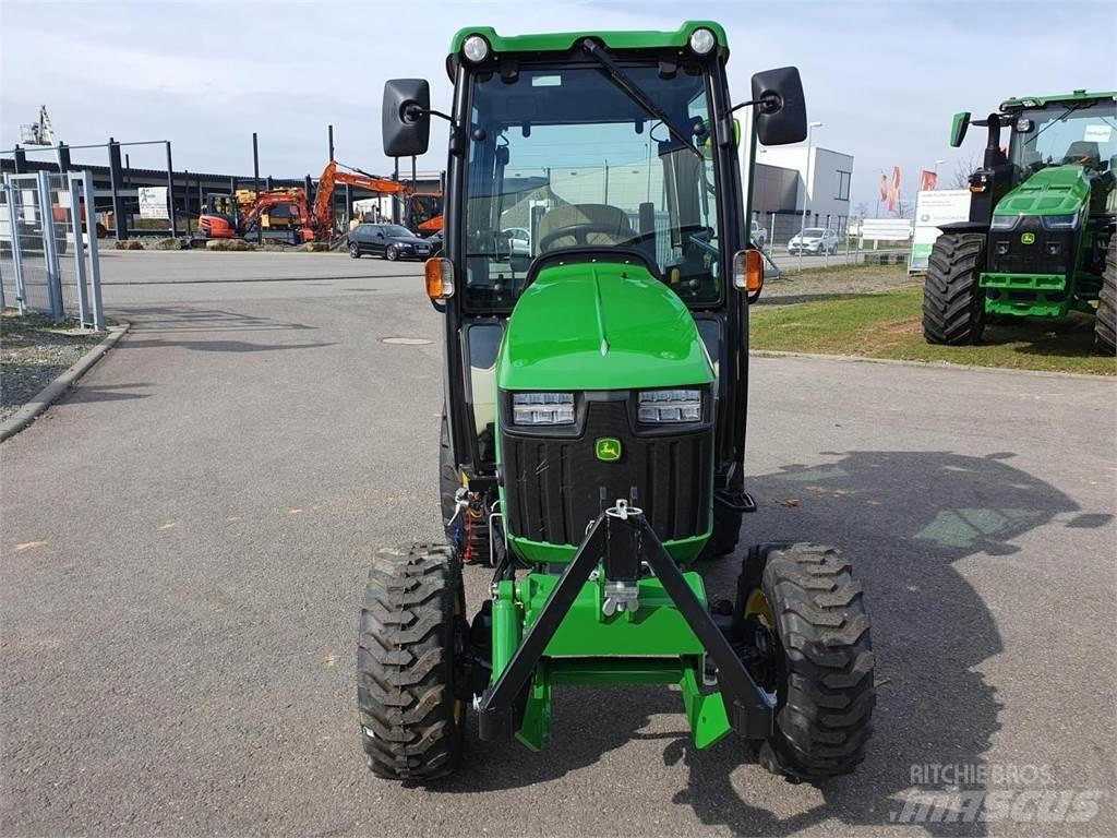 John Deere 2026R コンパクトトラクター