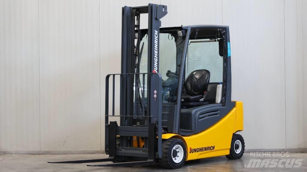 Jungheinrich EFG 320 バッテリーフォークリフト