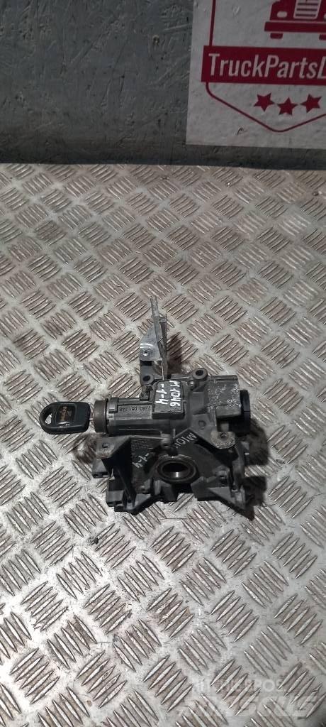 MAN TGX   7360051146 キャビン及び内装