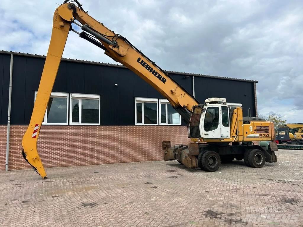 Liebherr A934C 廃棄物／工業産廃処理機