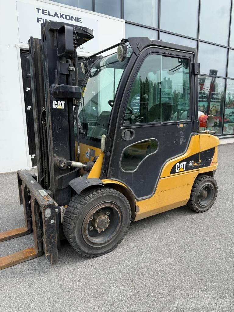 CAT GP 30 N LPGフォークリフト