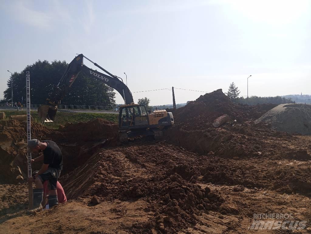 Volvo EC 240 C L 大型油圧ショベル12t以上（パワーショベル・ユンボ）