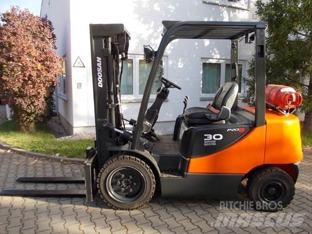 Doosan G 30 E LPGフォークリフト