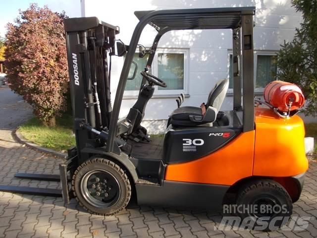 Doosan G 30 E LPGフォークリフト