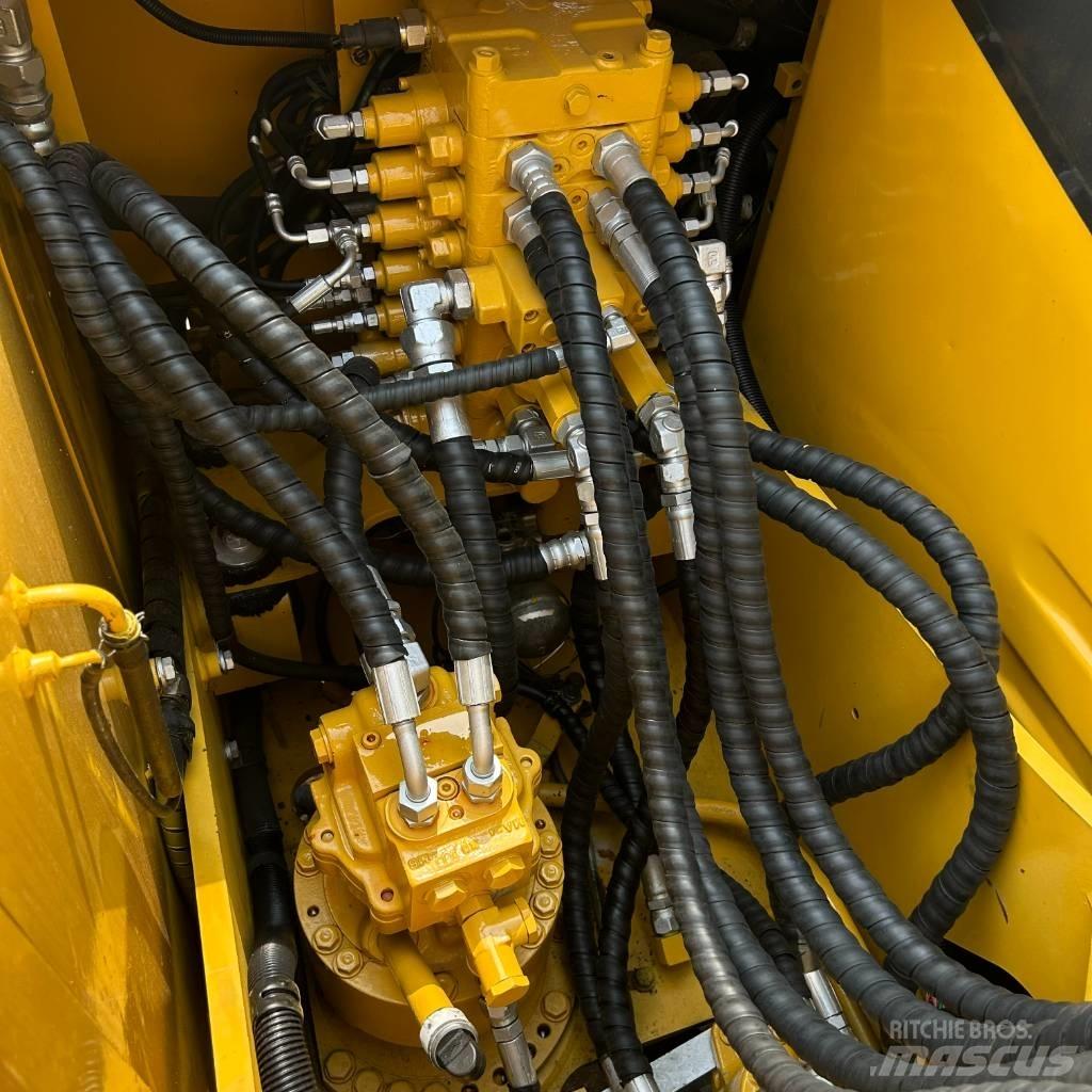 Komatsu 110 大型油圧ショベル12t以上（パワーショベル・ユンボ）