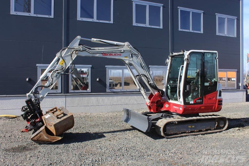 Takeuchi TB 250 ミニ油圧ショベル 7t以下（ミニユンボ・ミニディガー）