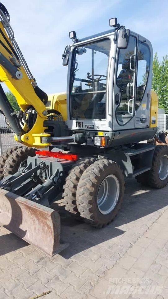 Wacker Neuson EW 100 ホイール式油圧ショベル（パワーショベル・ユンボ・バックホー）