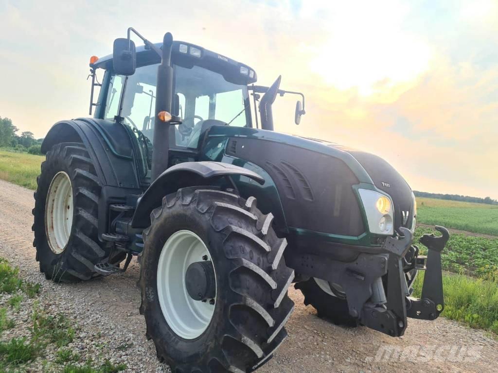 Valtra T 173 HiTech トラクター